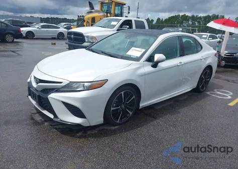 2019 Toyota Camry Xse/Xle z USA, uszkodzony, nr VIN 4T1BZ1HK6KU507910